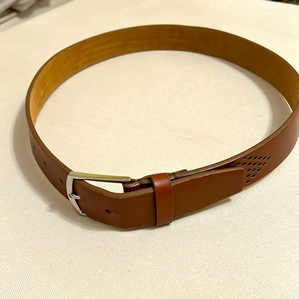 Cole Haan Men’s brown leather belt with silver buckle good condition waist 32.